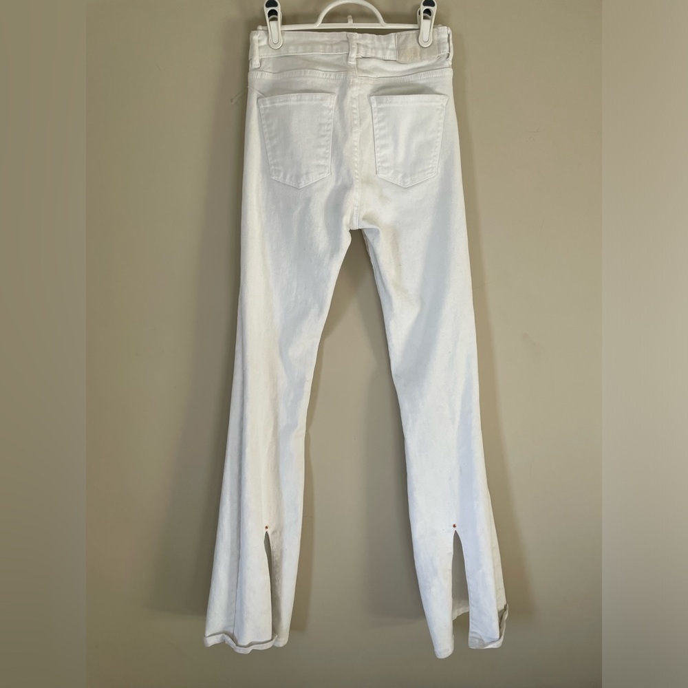 Zara Women's Straight Leg flared bell bottom White Jeans NWOT size 2